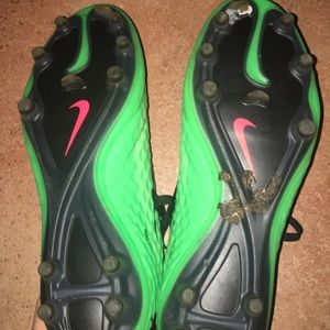 Nike Shoes - Green Nike ACC Soccer Cleats Hypervenom Phantom Nike Shoes - Green Nike ACC Soccer Cleats Hypervenom Phantom